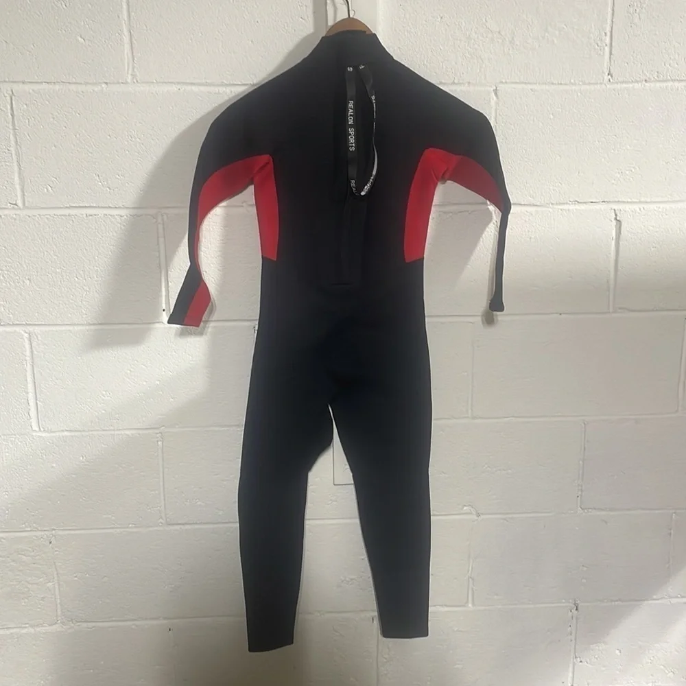 Realon Kids Black|Red Wetsuit Sz Large